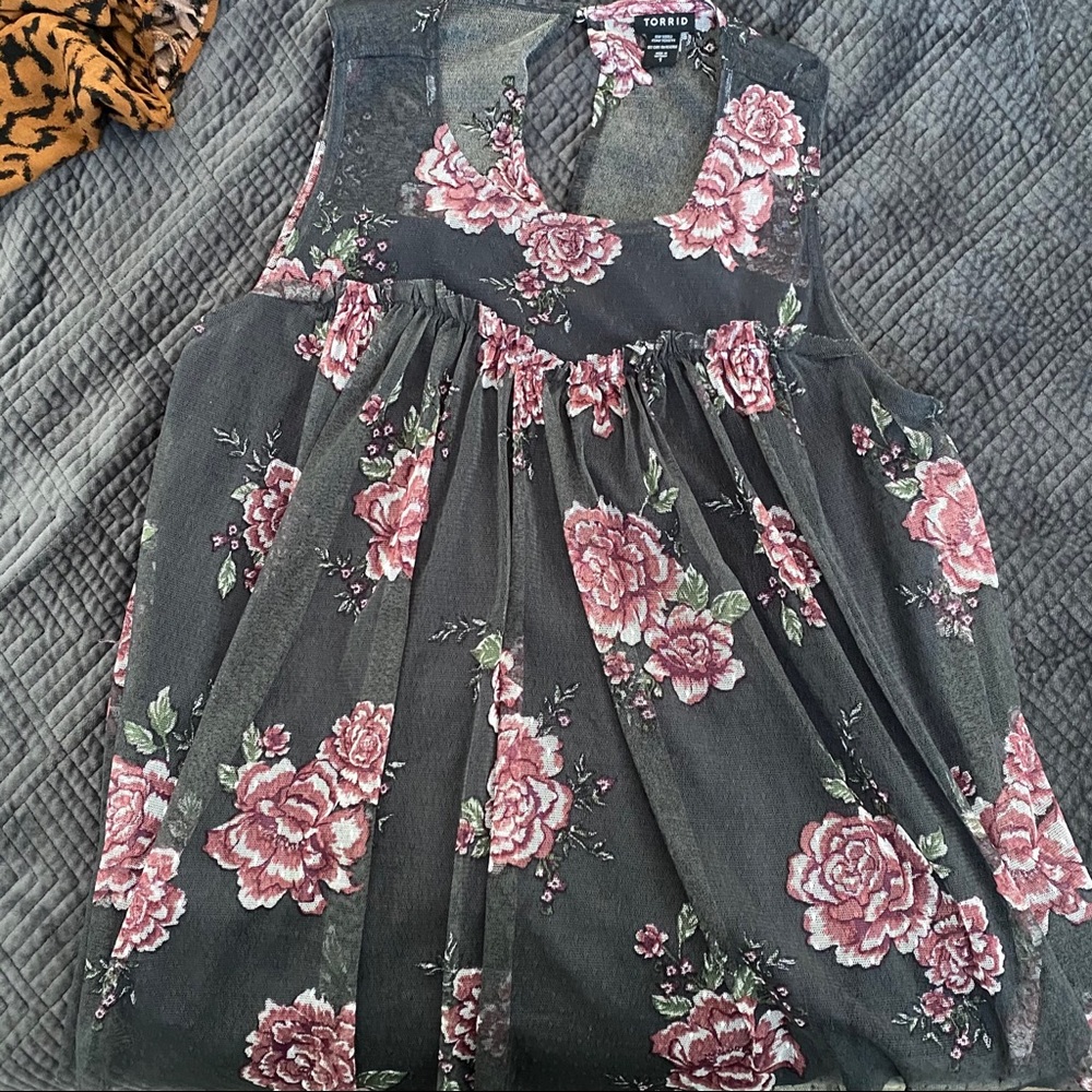 Torrid Sweetheart Top Flowy Shirt size 1